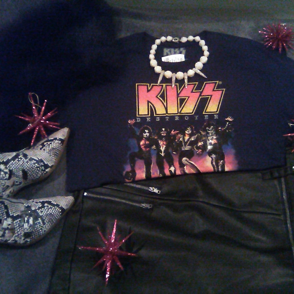 Brand new Kiss Rock Band tee shirt
